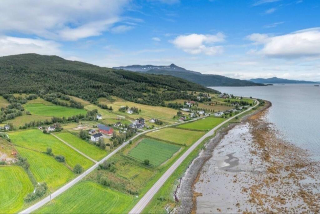 Privat Leilighet Pa Gard Med Badstue Og Nordlys Narvik Exterior photo