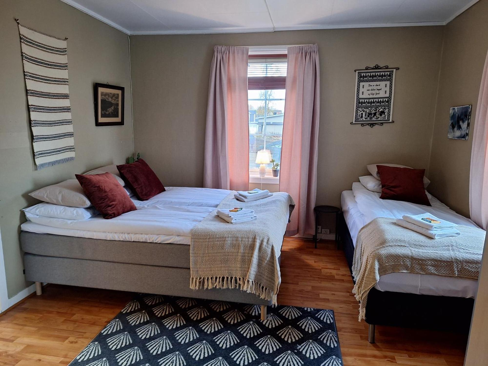 Privat Leilighet Pa Gard Med Badstue Og Nordlys Narvik Exterior photo